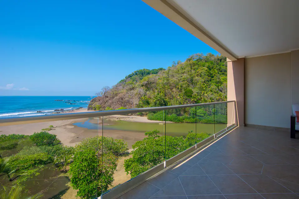 BWP 702 ocean view condo in Jaco